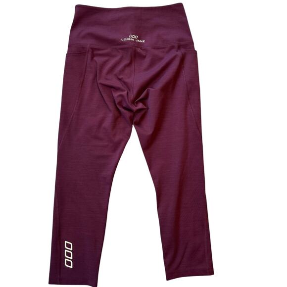 EUC Lorna Jane Wine Cropped Capri Athletic Leggings Size Small - Picture 1 of 7